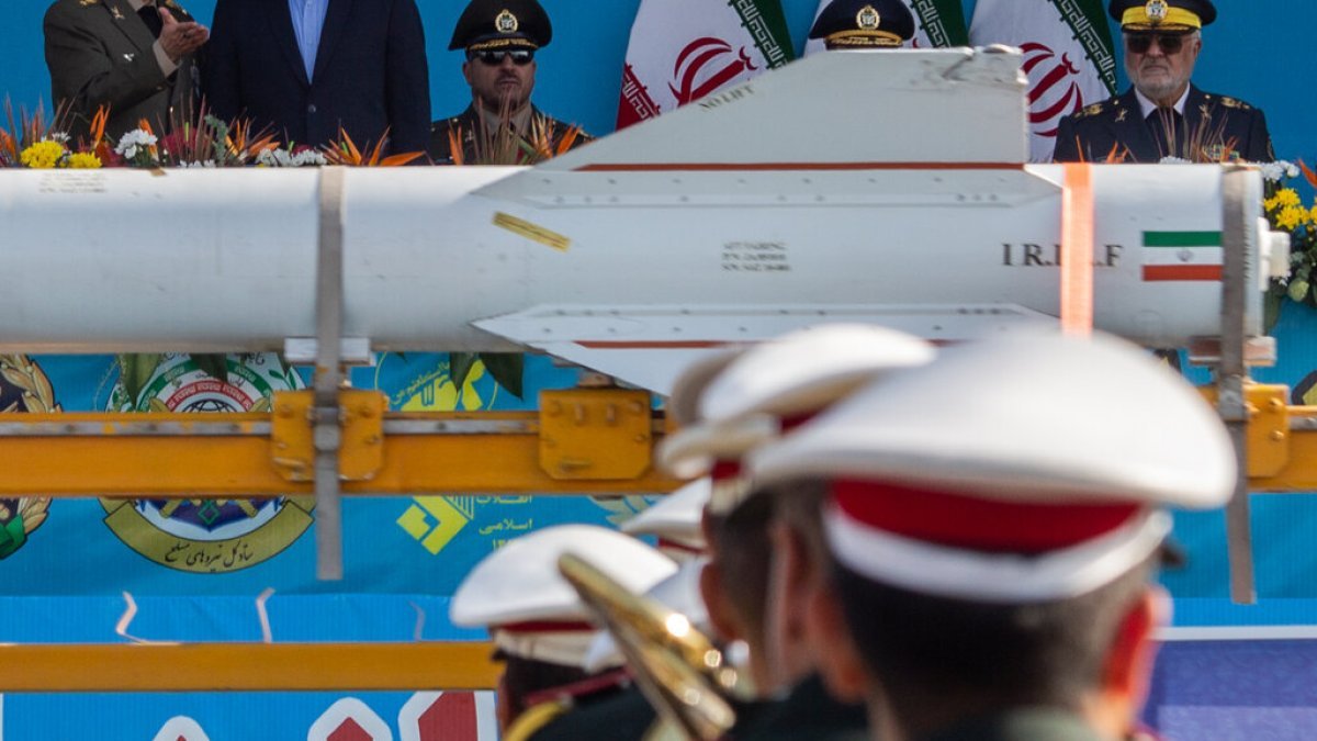 US Military Launches Tenth Strike Wave on Iran Amid Escalating Gulf Tensions