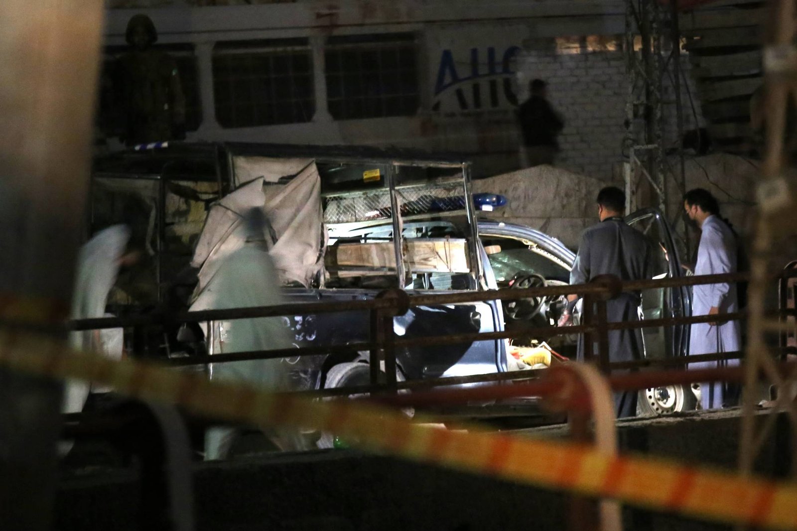 巴基斯坦：检查站汽车炸弹袭击致12人死亡